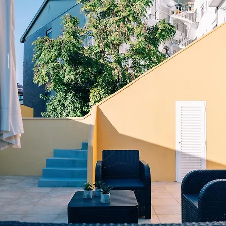 Yellow Porto