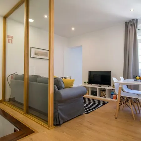 Yellow Apartament *