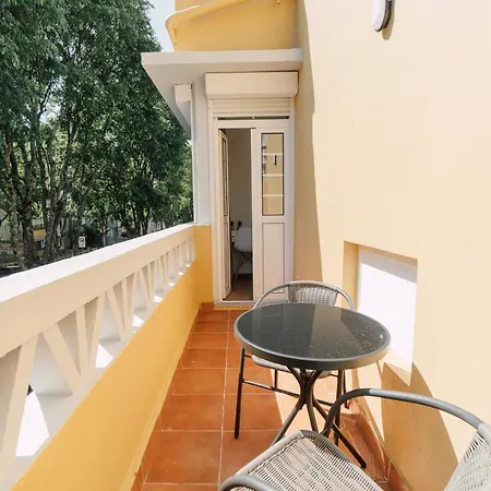 Yellow Porto